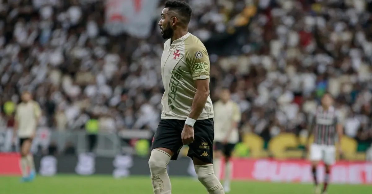 Payet no Vasco: Permanência, Reformas do CT e Impacto Futuro